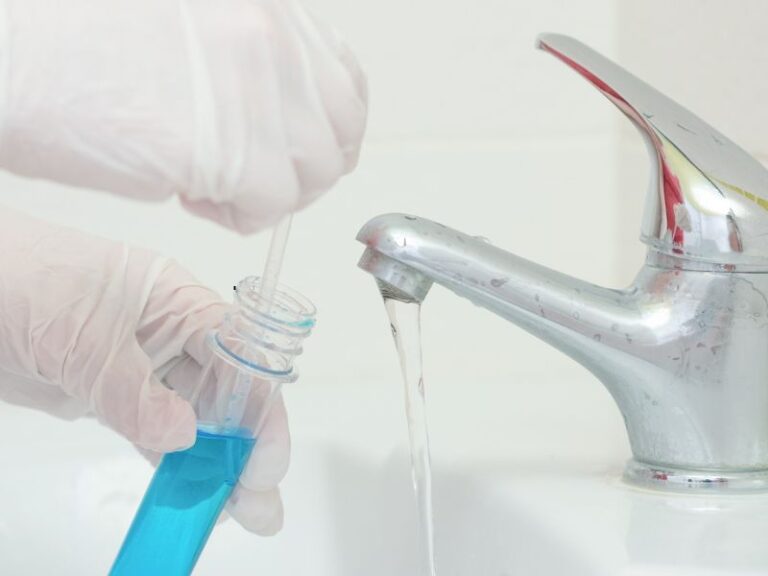 Quy trình kiểm định chất lượng nước sinh hoạt: Tiêu chuẩn và giải pháp